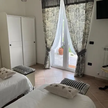 Гостевой дом La Casina Di Sandro Ночера-Умбра